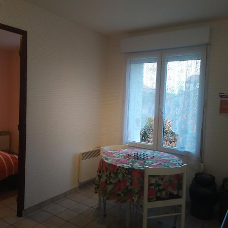 Apartament Chez Fabienne T1 Le Breuil-sur-Couze Zewnętrze zdjęcie